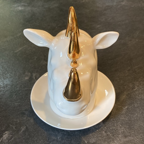 Willie Tsang Imm Living Cream gold rhinoceros ring holder - Picture 2 of 8